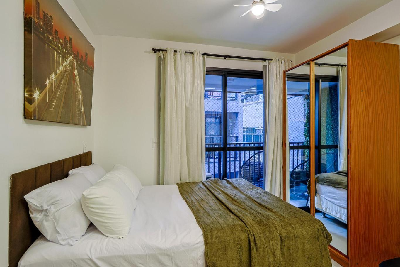Completo C Wi-fi E Varanda No Centro Apartamento *