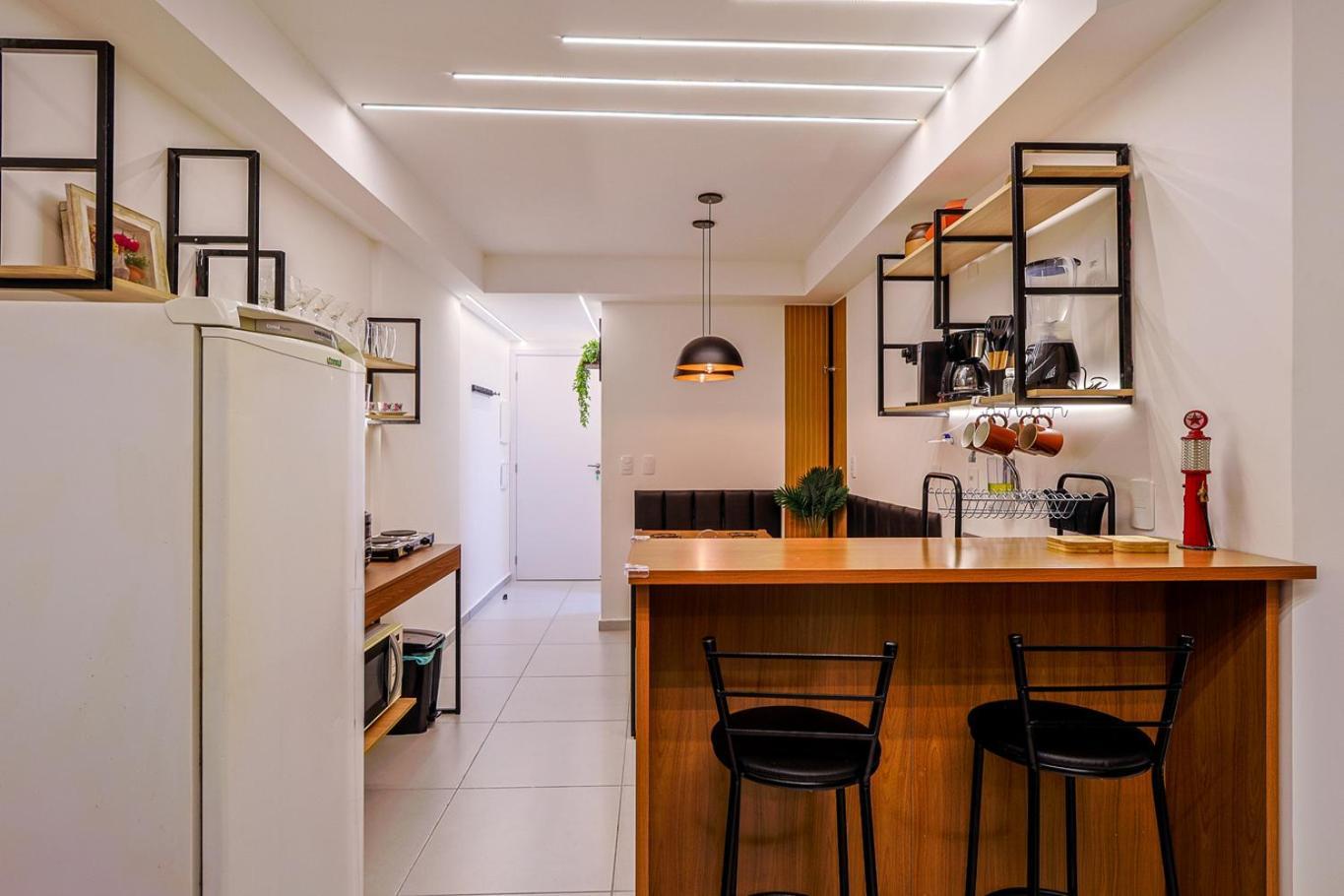 Completo C Wi-fi E Varanda No Centro Apartamento